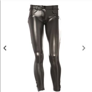 Low tide crop Freddy leather pants